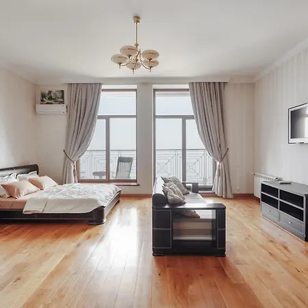 Arcadijskiy Palace Apartment Odesa