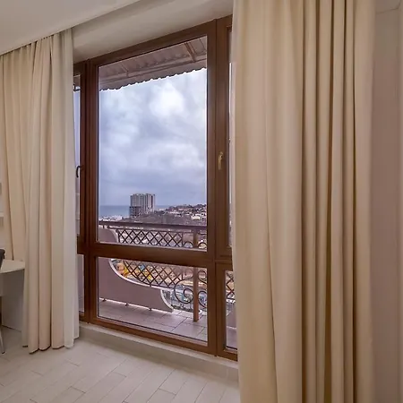 Arcadijskiy Palace Apartman
