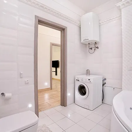 Arcadijskiy Palace Apartment *