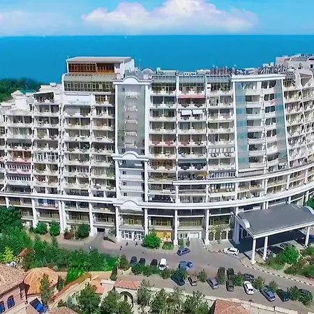Arcadijskiy Palace Apartmán *