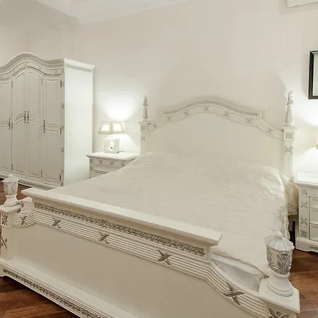 Arcadijskiy Palace Apartment Odesa